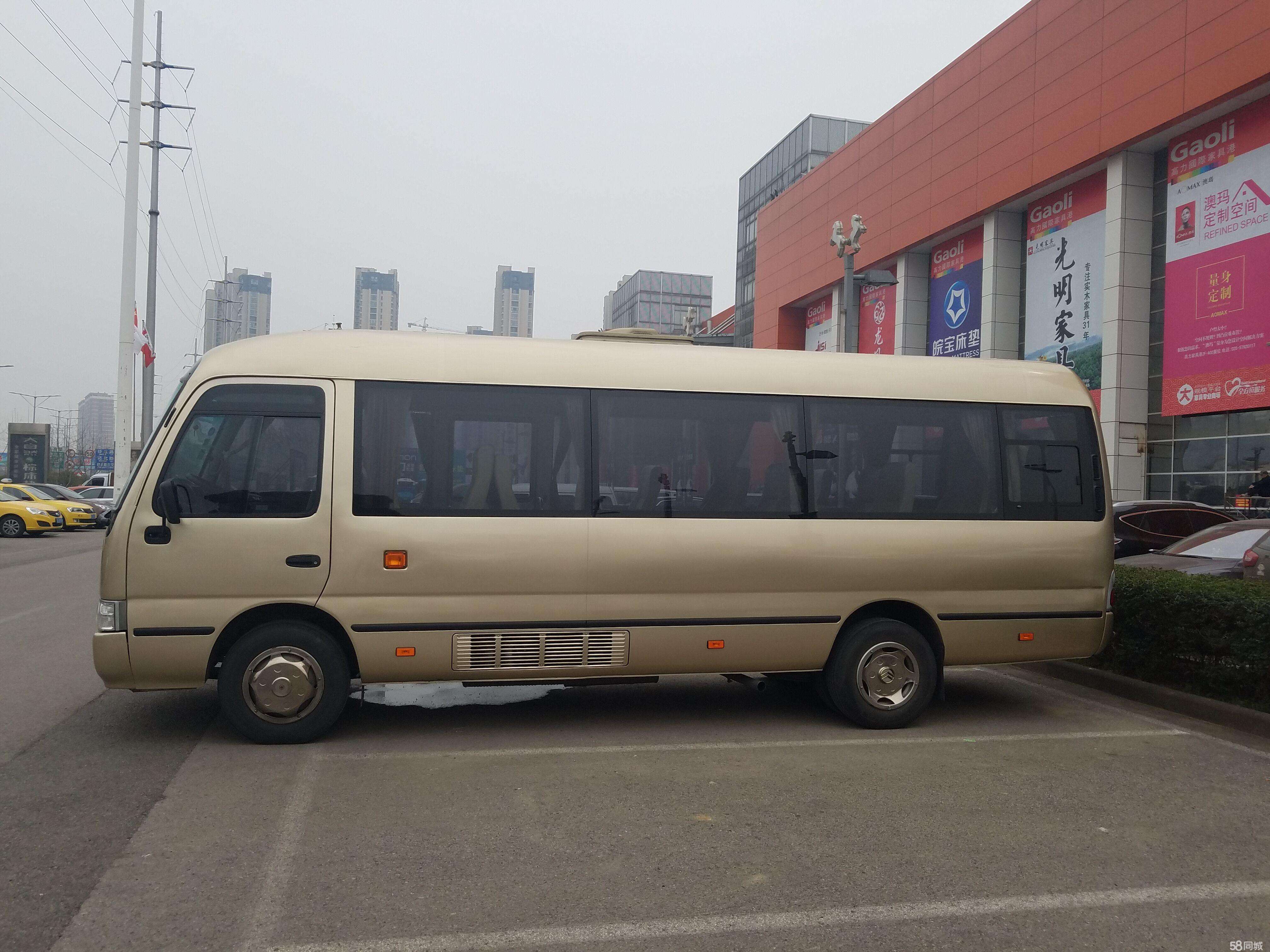 中巴车租赁_中巴客车